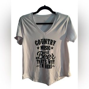 ♥️ COUNTRY MUSIC AND BEER THATS’S WHY I’M HERE WHITE SHIRT SMALL